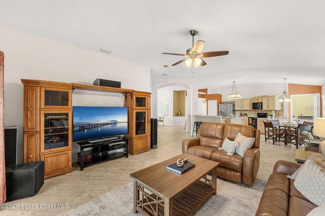 992 SHAW CIRCLE, Melbourne, FL 32940