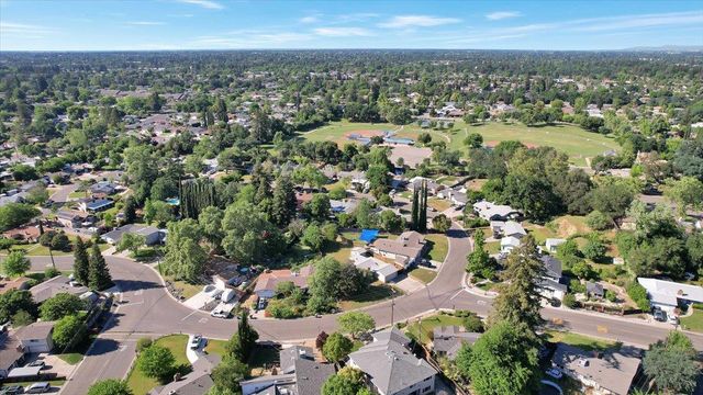 6809 Kermit Ln, Fair Oaks, CA 95628