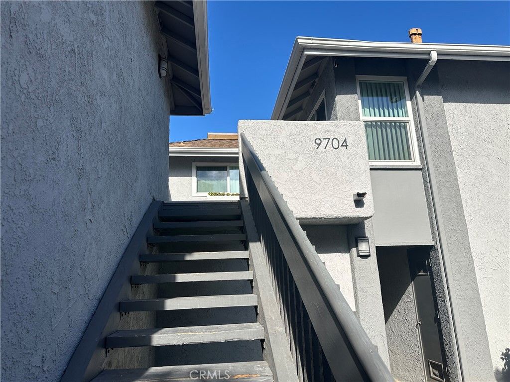 Image 1 of property listing at 9704 Bickley, Huntington Beach, CA 92646