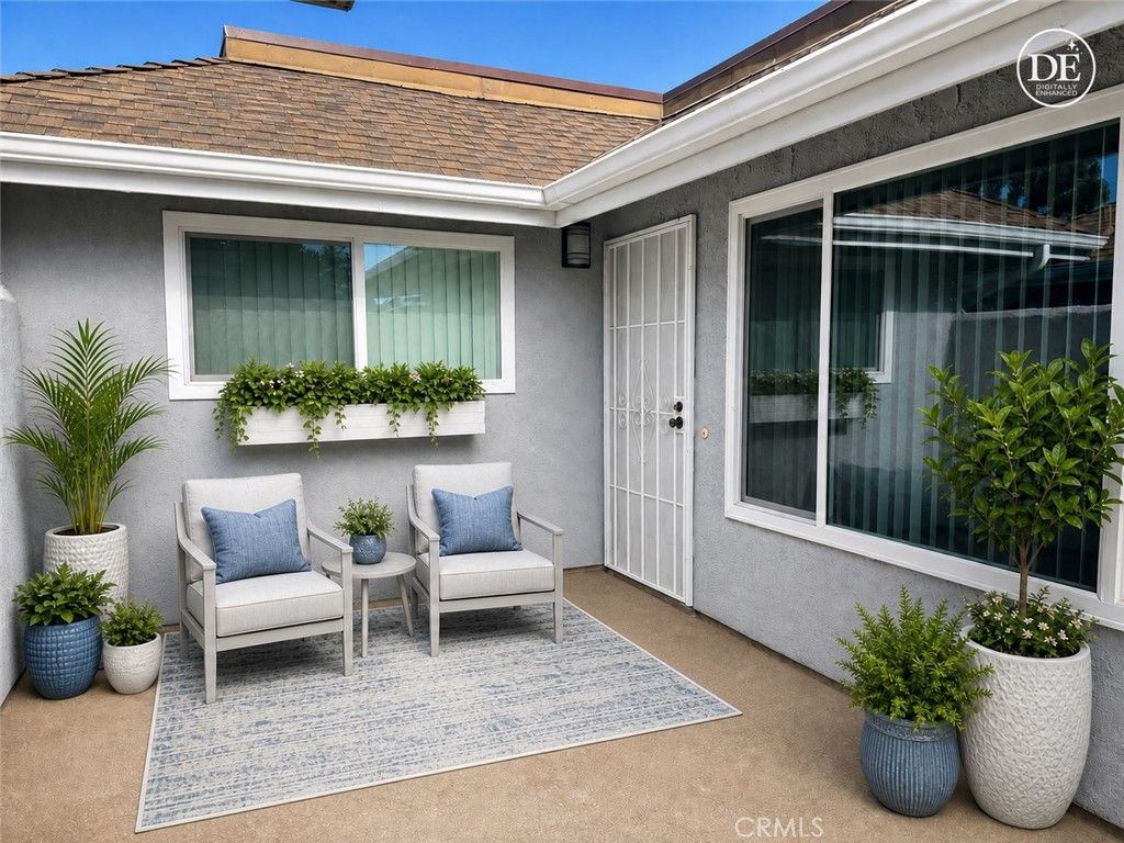 Image 3 of property listing at 9704 Bickley, Huntington Beach, CA 92646