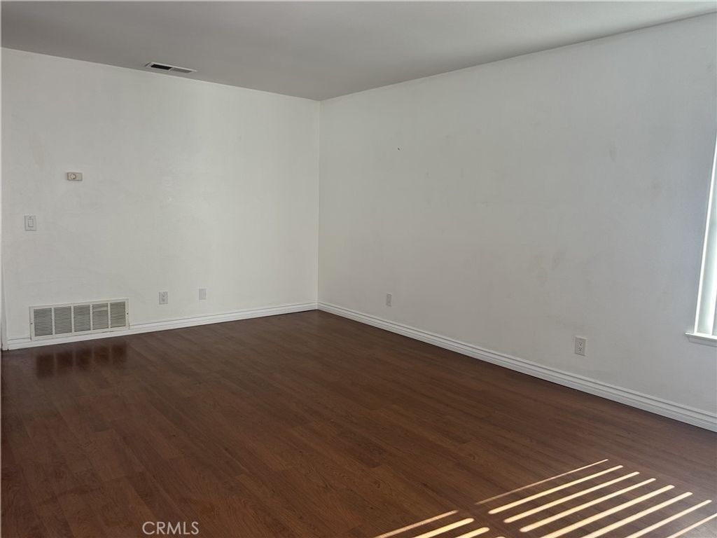 Image 7 of property listing at 9704 Bickley, Huntington Beach, CA 92646