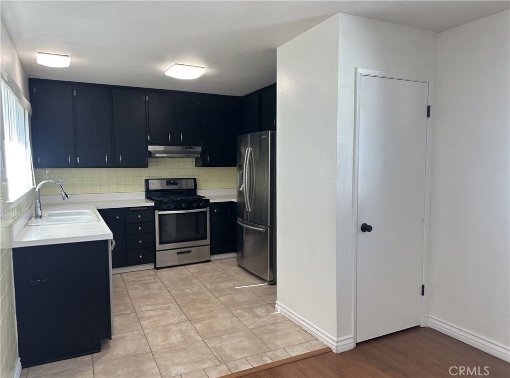 Image 8 of property listing at 9704 Bickley, Huntington Beach, CA 92646