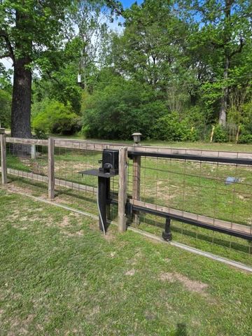 123 White Oak Drive N, Woodbranch, TX 77357