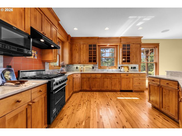 30100 Ne LIVINGSTON MOUNTAIN Cir, Camas, WA 98607