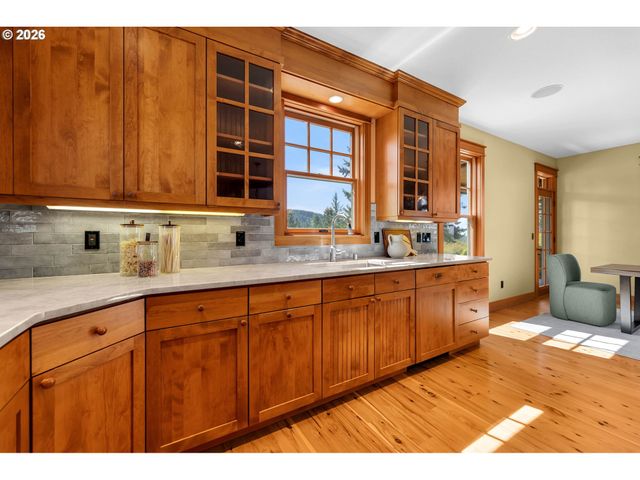 30100 Ne LIVINGSTON MOUNTAIN Cir, Camas, WA 98607