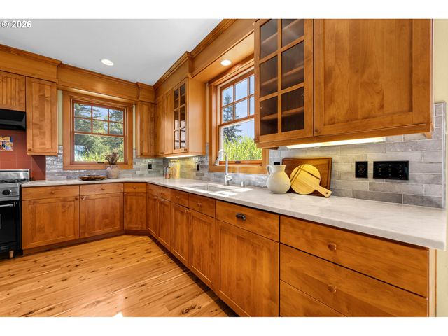 30100 Ne LIVINGSTON MOUNTAIN Cir, Camas, WA 98607