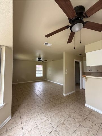 1005 Schallert Dr, Alice, TX 78332