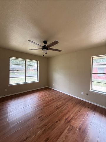 1005 Schallert Dr, Alice, TX 78332