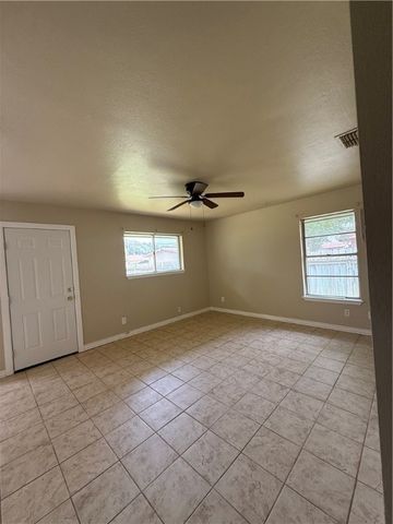 1005 Schallert Dr, Alice, TX 78332