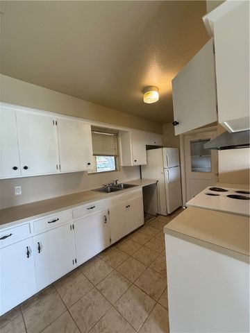 1005 Schallert Dr, Alice, TX 78332