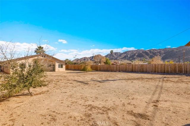 6748 El Sol, 29 Palms, CA 92277