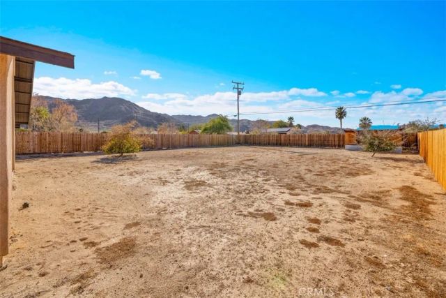 6748 El Sol, 29 Palms, CA 92277