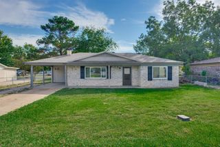 130 Wright Drive, Blossom, TX 75416