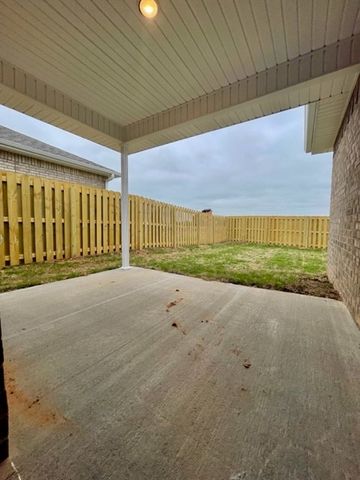 5902 NW Ettie May Street, Bentonville, AR 72713