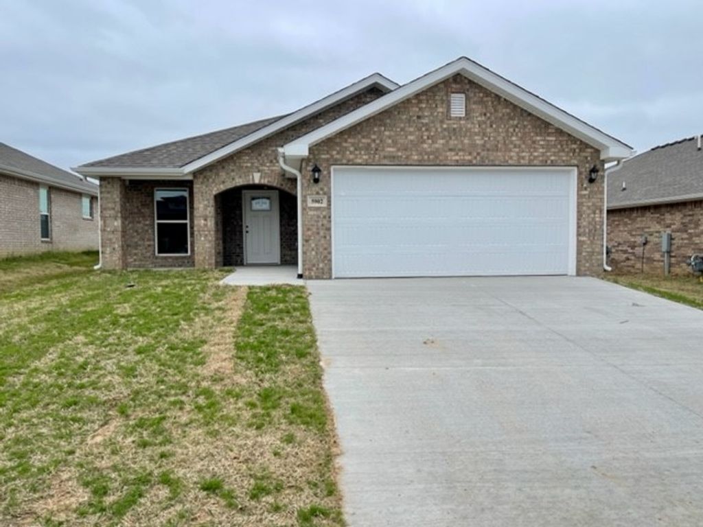 5902 NW Ettie May Street, Bentonville, AR 72713