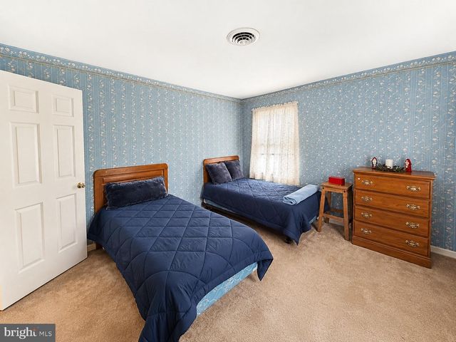 5211 DOVE POINT LN, Fruitland, MD 21826