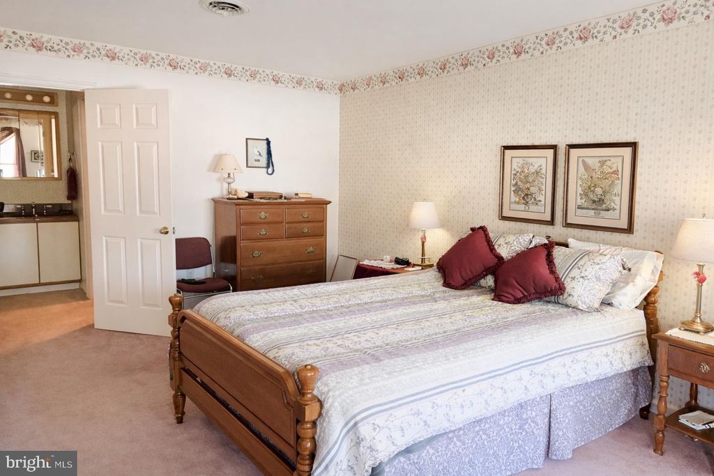 Image 19 of property listing at 5211 DOVE POINT LN, Fruitland, MD 21826