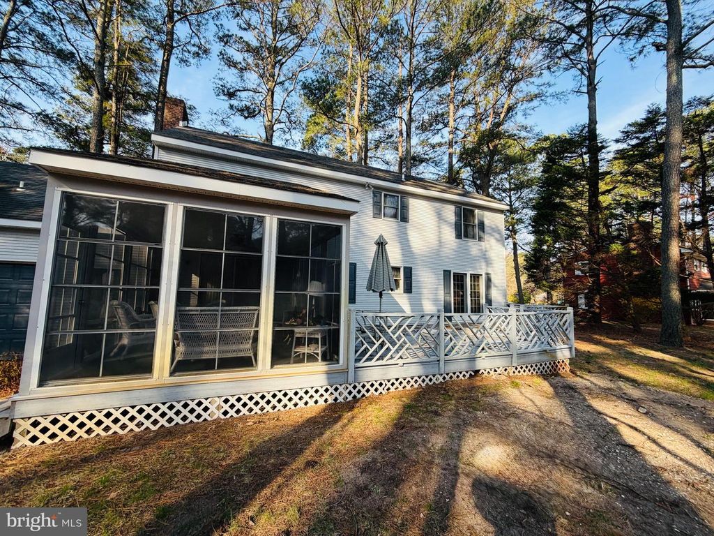 Image 32 of property listing at 5211 DOVE POINT LN, Fruitland, MD 21826