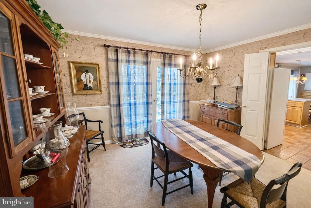 Image 7 of property listing at 5211 DOVE POINT LN, Fruitland, MD 21826