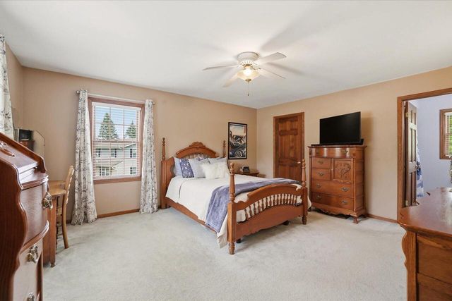 660 Weidman COURT, Cedarburg, WI 53012