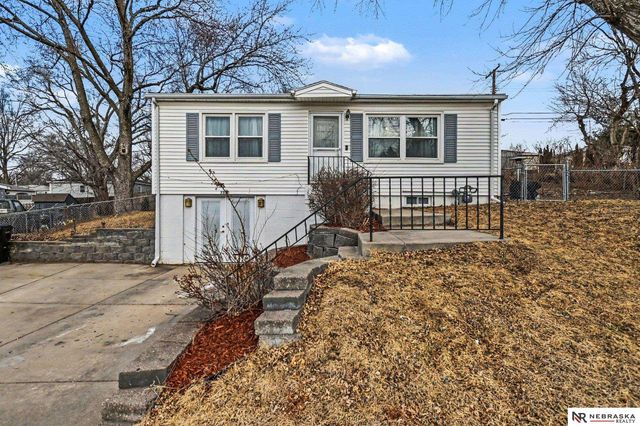 7330 Ira Court, La Vista, NE 68128