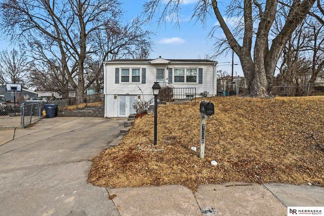 7330 Ira Court, La Vista, NE 68128