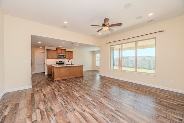 6450 RUTH ANN AVE, Hallsville, MO 65255