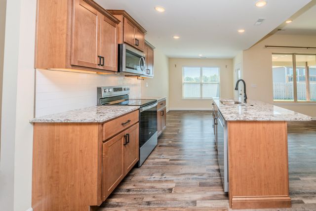 6450 RUTH ANN AVE, Hallsville, MO 65255