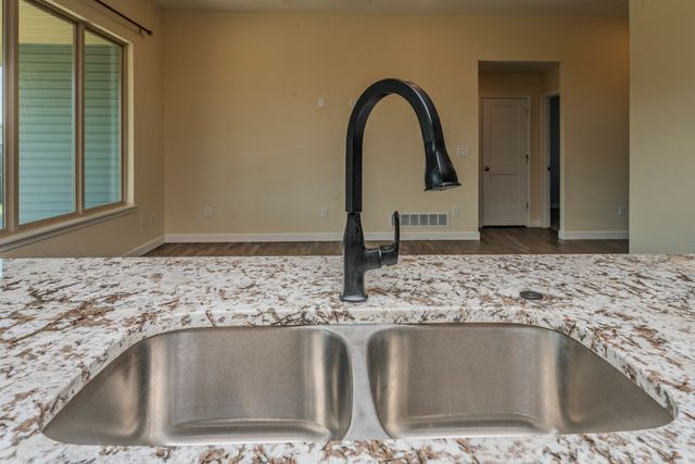 6450 RUTH ANN AVE, Hallsville, MO 65255