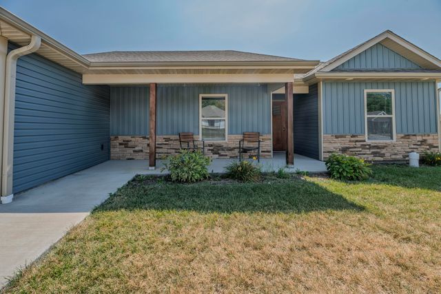 6450 RUTH ANN AVE, Hallsville, MO 65255
