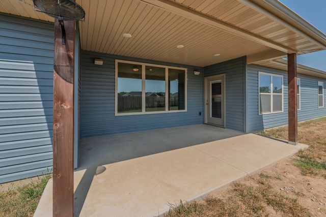 6450 RUTH ANN AVE, Hallsville, MO 65255