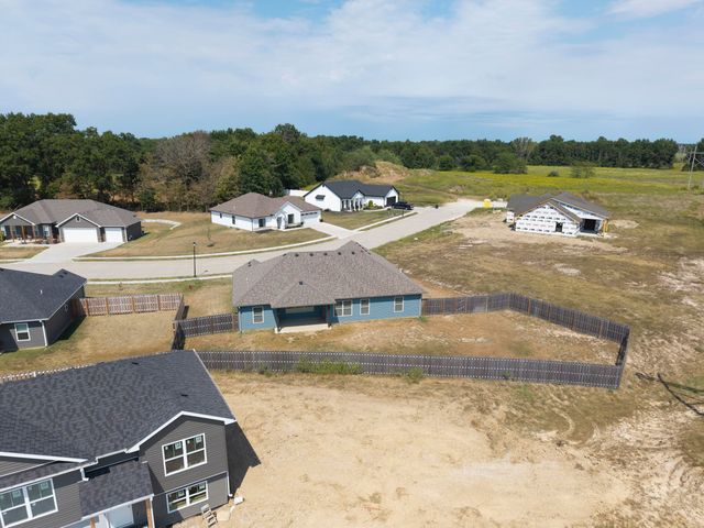 6450 RUTH ANN AVE, Hallsville, MO 65255