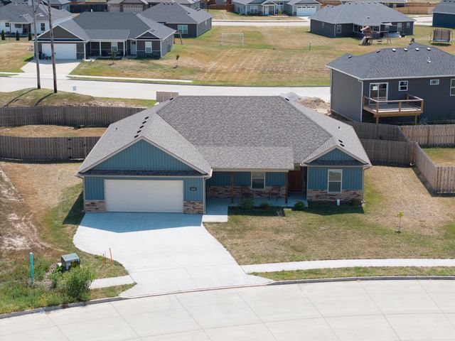 6450 RUTH ANN AVE, Hallsville, MO 65255