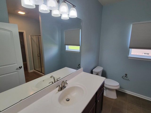 909 Meadowgate DRIVE, Waterford, WI 53185
