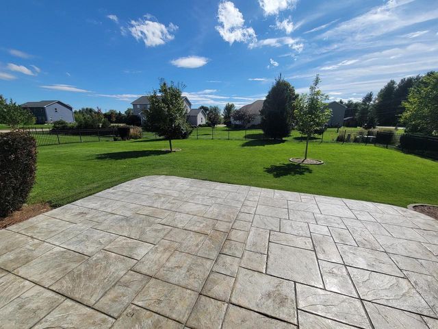 909 Meadowgate DRIVE, Waterford, WI 53185
