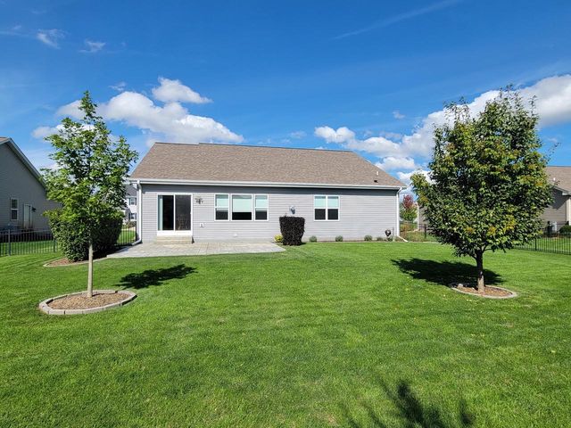 909 Meadowgate DRIVE, Waterford, WI 53185