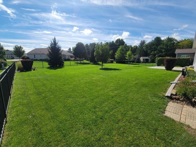 909 Meadowgate DRIVE, Waterford, WI 53185