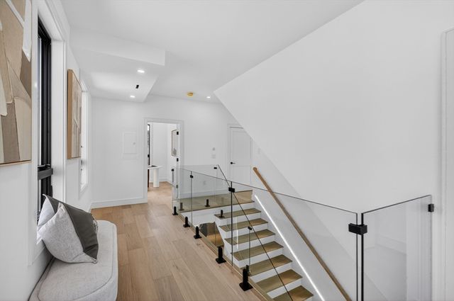 24 Newell St, Cambridge, MA 02140