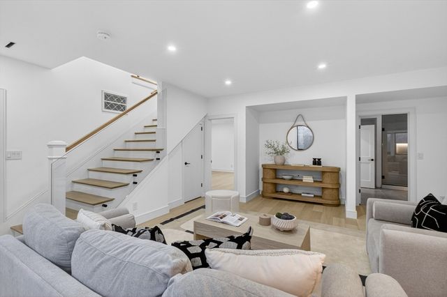 24 Newell St, Cambridge, MA 02140