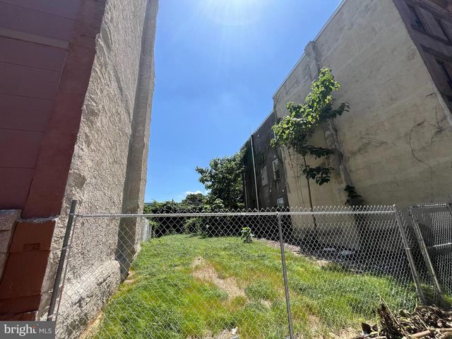 3028 W DIAMOND ST, Philadelphia, PA 19121