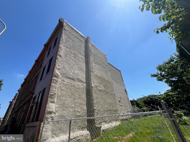 3028 W DIAMOND ST, Philadelphia, PA 19121