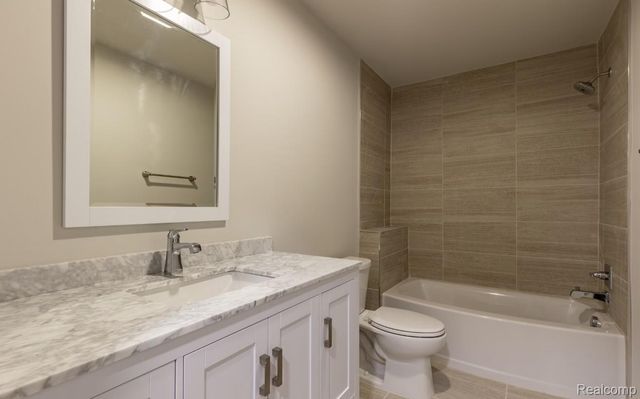 4308 Navin Field Lane, Troy, MI 48085