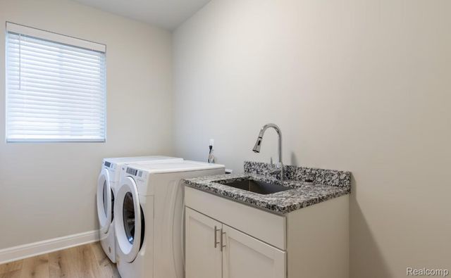 4308 Navin Field Lane, Troy, MI 48085