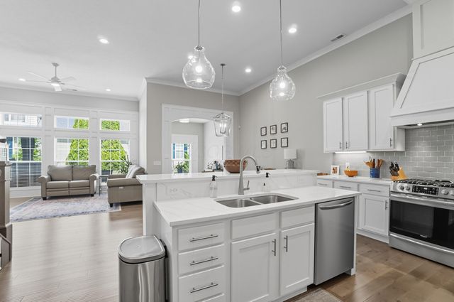 1622 Linkhorn Drive, Grove City, OH 43123