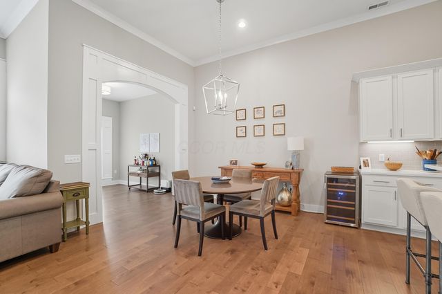 1622 Linkhorn Drive, Grove City, OH 43123