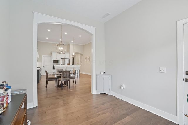 1622 Linkhorn Drive, Grove City, OH 43123