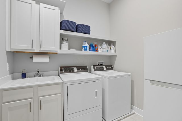 1622 Linkhorn Drive, Grove City, OH 43123