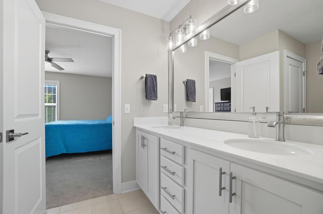 1622 Linkhorn Drive, Grove City, OH 43123