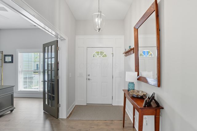 1622 Linkhorn Drive, Grove City, OH 43123