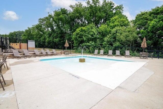 1622 Linkhorn Drive, Grove City, OH 43123